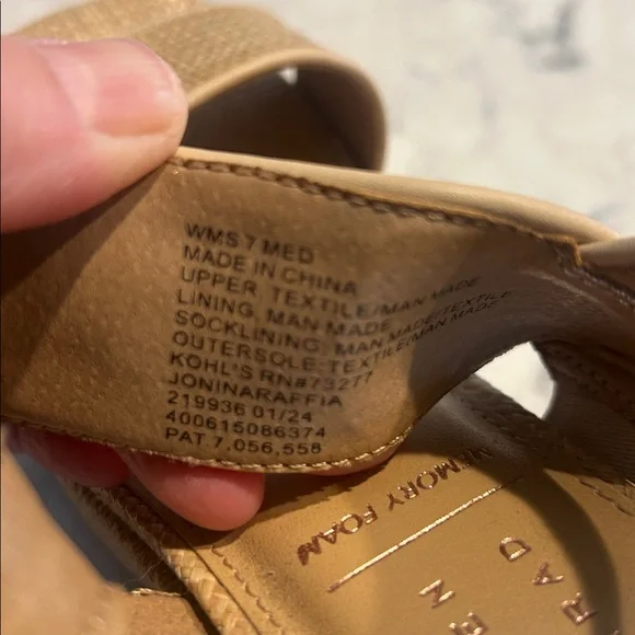 LC Lauren Conrad Beige Strappy Sandals Size 7 - Picture 3 of 7